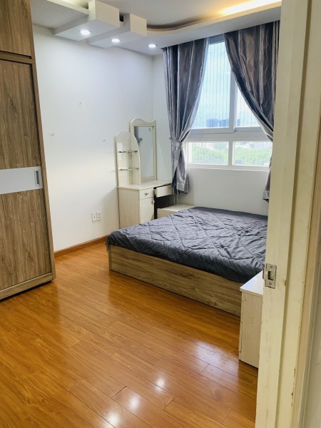 Cho thuê CH Screc Tower 81m2, 2PN, 2WC, NTCB Giá cho thuê 14 tr/th còn TL ( HĐ thuê 1 năm)