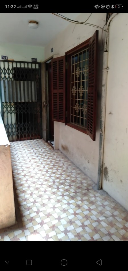 Chính chủ cần cho thuê căn hộ 303 (tầng 3) Nhà D2C tập thể Phương Mai, đường Lương Định Của, Đống Đa, 60m2, 3 phòng ngủ, 1 toilet