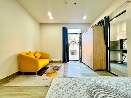 Căn Hộ 1PN Tách Bếp Có Ban Công Full NT Cao Cấp Nhà Mới Keng Gần Hutech