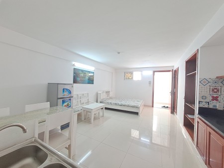 Căn hộ cao cấp cho thuê ngay sát Cộng Hoà Tân Bình có chỗ để xe otô