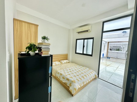 Căn hộ sân thượng riêng siêu rộng CÓ THANG MÁY ngay Đại học Văn Lang CS2