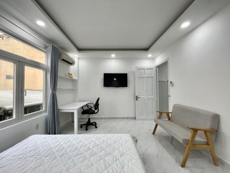 CĂN HỘ CAO CẤP mới xây ngay Cầu Vượt Hoàng Hoa Thám_Full nội thất_Cửa sổ thoáng_Gần Etown Cộng Hoà