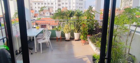 1 căn BAN CÔNG SIÊU RỘNG có sẵn cây xanh mát mẻ