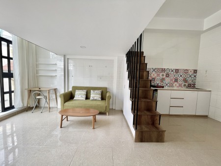 Căn hộ duplex bancon full nội thất khu sân bay