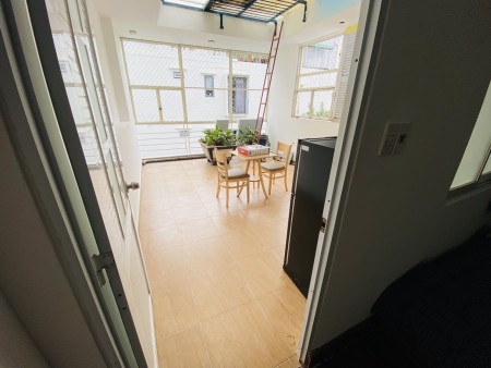 Cho thuê CHDV Nguyễn Đình Chiểu Q1 1PN  có ban công rộng, trung tâm Thành Phố