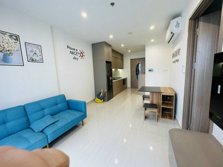 Căn hộ 2pn đầy đủ nội thất, nhà mới 100% rất đẹp, view tây nam, ở liền