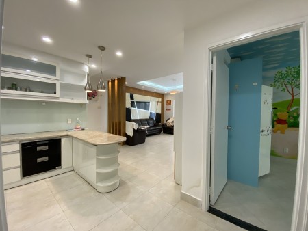 Cho thuê căn hộ Satra Eximland 125m2, 3pn, 2wc, căn góc, full nội thất, hướng mát. Giá: 18 tr/th