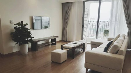 Cho thuê căn 3 ngủ góc VIP tòa R4 Royal City, view thoáng, full nội thất giá rẻ