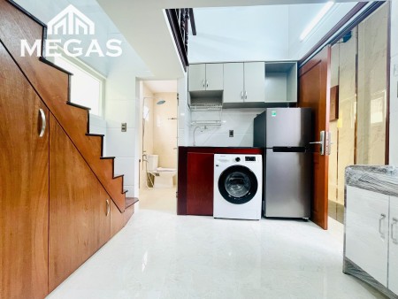 Căn hộ duplex bancong có thang máy - giặt sấy riêng samsung ngay Vạn Hạnh Mall