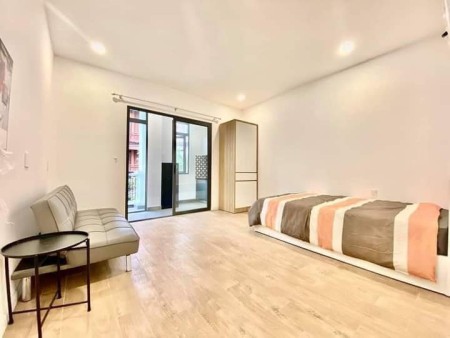 Cần cho thuê căn 1PN có bancon và máy giặt riêng, giá từ 5.9tr kế ĐH UFM, KCX Tân Thuận Q7, 40m2, 1 phòng ngủ, 1 toilet