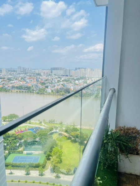 Cho thuê 2PN Vinhomes Central Park view sông, đầy đủ nội thất giá tốt