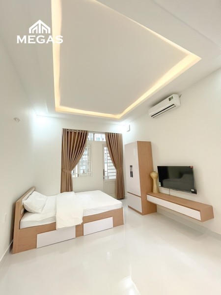 Cho thuê căn hộ full nội thất, cửa sổ thoáng ngay Lý Chính Thắng Q3, gần cầu Lê Văn Sỹ