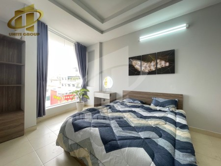 Căn hộ bancon cửa sổ lớn full nội thất nguyễn văn cừ Quận 5