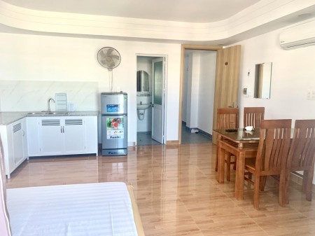 Cho thuê căn hộ studio có ban công giá 3 triệu 5 /tháng khu Phước Long, 40m2, 1 phòng ngủ, 1 toilet