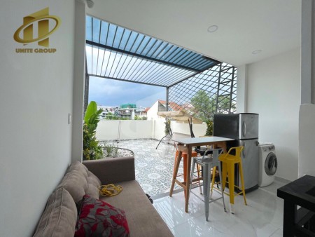 Cho thuê căn Hộ 1PN sân vườn, mặt tiền đường Nguyễn Thị Thập Q7 giá 9 triệu/tháng