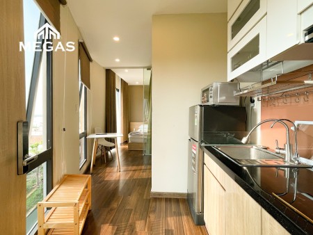 Cho thuê căn hộ một phòng ngủ ban công view sông, giá bao phí ngay cầu Sài Gòn, quận 2