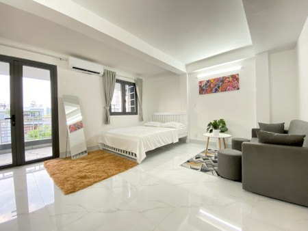 Cho thuê căn hộ studio full nt ban công cửa sổ gần ĐH Tôn Đức Thắng Crescent Mall