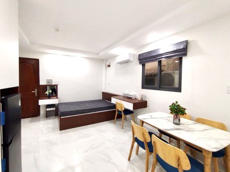 Studio full nội thất cửa sổ ngay Trần Hưng Đạo Quận 5
