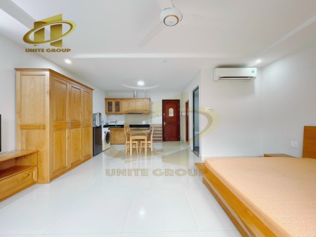 Studio 30m2 đầy đủ nội thất, cửa sổ lớn - gần cầu Him Lam quận 7