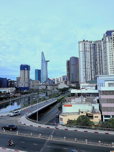 Studio ban công view Bitexco ngay Bến Vân Đồn Quận 4 sát cầu Calmette Quận 1, 35m2, 1 phòng ngủ, 1 toilet