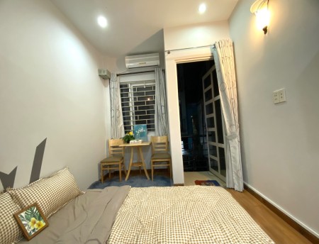 Cho thuê căn hộ ban công full nội thất giá rẻ quận 3