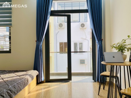 Căn hộ Thảo Điền full nội thất có ban công cạnh cầu Sài Gòn