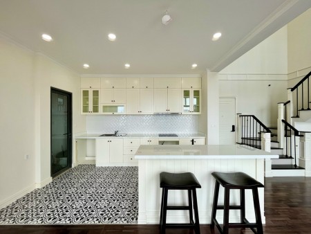 Penthouse Q2 cho thuê 5Pn mà chỉ 35 triệu ở D’Lusso