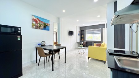 Cho thuê căn hộ 1pn Full nội thất Ngay chợ Tân Định Gần cầu Bông Nhà thờ màu hồng Thoáng