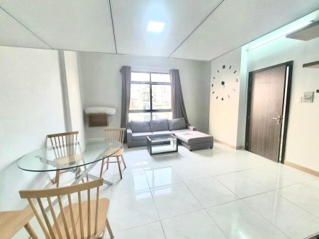 Căn Hộ Gác cao Full Nội thất máy giặt riêng ở Nguyễn Thị thập quận 7