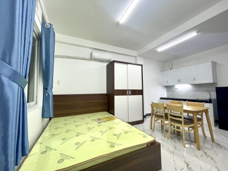 Căn hộ Ban Công Q1 Full Nội Thất Cao Cấp Gần Võ Văn Kiệt Trần Hưng Đạo Cô Bắc Cầu Ông Lãnh Giao Q5