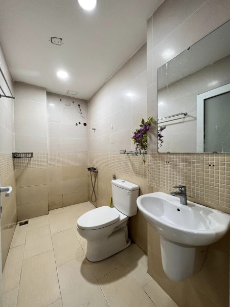 Căn hộ cao cấp Oriental Plaza cho thuê, 2pn full nội thất, giá 12tr