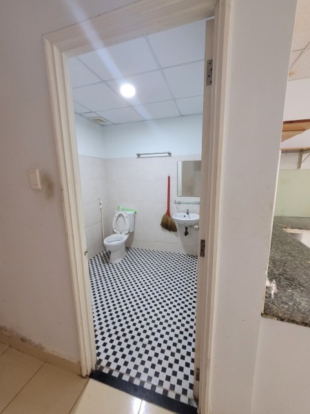 Cho thuê CC 8X Đầm Sen 1pn, có ban công giá 6tr5/tháng, ở liền