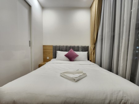 Cần cho thuê căn hộ 2 ngủ, Full đồ tầng trung Vinhomes 19tr/tháng