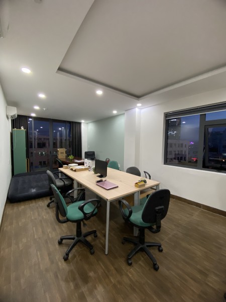 Cho thuê văn phòng set up sẵn bàn ghế quận Hải Châu