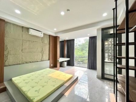 CĂN HỘ 1 PHÒNG NGỦ BAN CÔNG MỚI 100%_An Ninh 24/24_View Full Kính_Full Nội Thất_Giáp Gò Vấp
