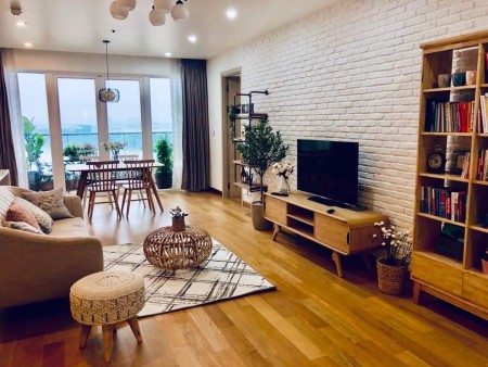 Cho thuê căn hộ 2PN, View sông, DT 110m2 tại Diamond Island Q2