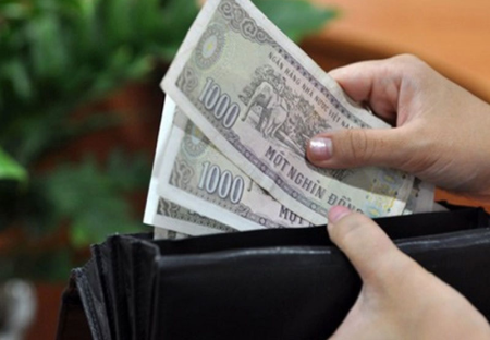 Người trẻ “đứng hình” vì khó thuê căn hộ giá rẻ hiện nay