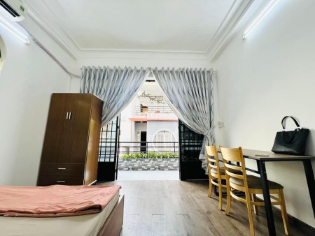 Căn hộ ban công Q10 Q3  ngaY  CMT8 Gần cv Thỏ Trắng BIG C hoàng sa