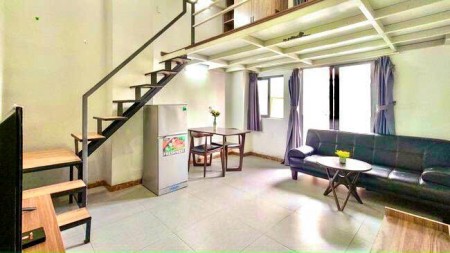 Căn Hộ Ban công gác cao full nội thất quận 7 gần đại học Tài chính -marketing. Gần quận 4 và quận 1