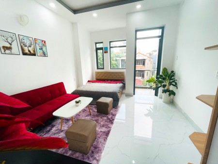 Căn hộ BAN CÔNG RỘNG - FULL NỘI THẤT gần Ngã Tư Phú Nhuận