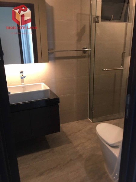 Nhà đẹp - tầng cao - khu dân cư cao cấp - 2pn yên tĩnh giá 30 triệu