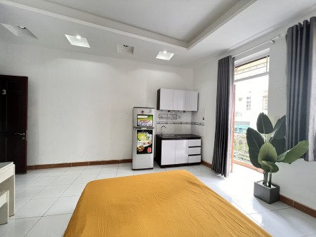 Căn hộ ban công Q3 gần CMT8 CV Lê Thị Riêng  Big C Miền Đông