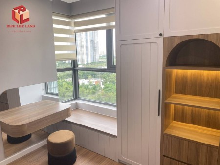 D'Lusso/căn hộ hiếm phòng khách và bếp đều có cửa mở ra ban công-cực thông thoáng/ 2pn-full đồ