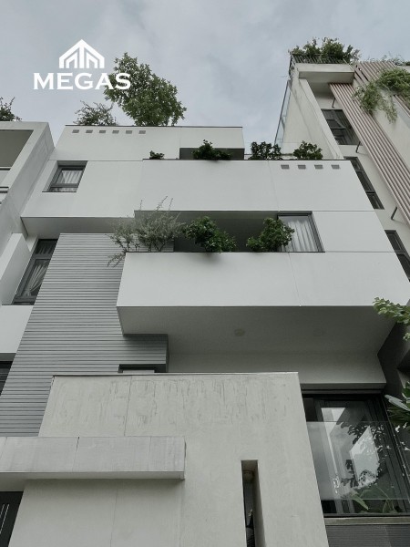 Căn studio xinh xắn, có sân sau, nhiều tiện ích ,bao phí ở khu biệt thự Bình An