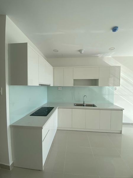 GẤP GẤP - Cc - GIÁ 8 TRIÊU/ TH, Có Máy lạnh + rèm + bếp từ , miễn phí ql