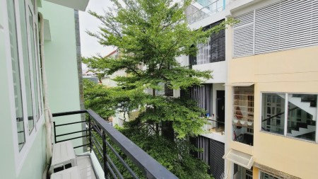 Căn hộ 2PN bancon gần Etown Tân Bình