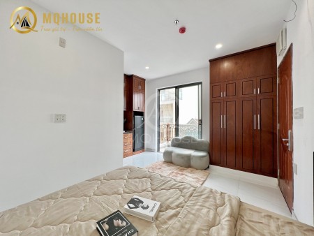 CHO THUÊ CĂN HỘ FULL NT GỖ MỚI XÂY GẦN SÂN BAY - LĂNG CHA CẢ