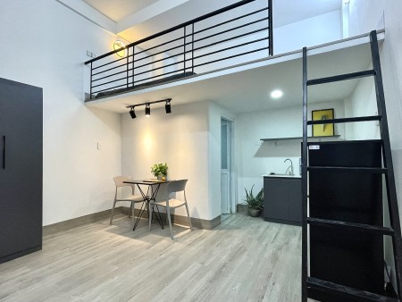 Duplex siêu rộng được decor đẹp, cửa sổ hành lang thoáng. Full nội thất 100% như hình