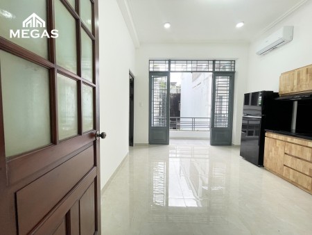 Căn Hộ 1 Phòng Ngủ, Phòng Bếp Riêng, Full Nội Thất - Ngay Cầu Vượt Nguyễn Thái Sơn - Gần CV Gia Định