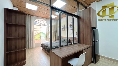Khai trương căn hộ studio vách ngăn có ban công rộng 45m2 - gần công viên Lê Văn Tám